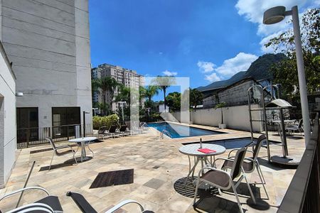 Apartamento à venda com 80m², 3 quartos e 1 vagaÁrea comum - Piscina