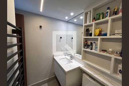 Studio à venda com 42m², 1 quarto e 1 vaga Studio à venda com 42m², 1 quarto e 1 vagaBanheiro