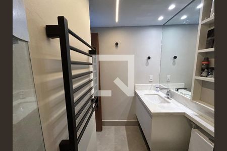 Studio à venda com 42m², 1 quarto e 1 vaga Studio à venda com 42m², 1 quarto e 1 vagaBanheiro