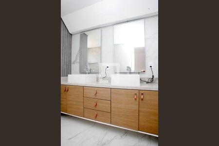 Apartamento à venda com 129m², 3 quartos e 2 vagasBanheiro Quarto 1 Suíte