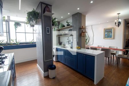 Apartamento à venda com 119m², 3 quartos e sem vagaCozinha e Área de Serviço