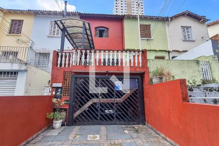 Casa à venda com 120m², 3 quartos e 2 vagas Casa à venda com 120m², 3 quartos e 2 vagasFachada
