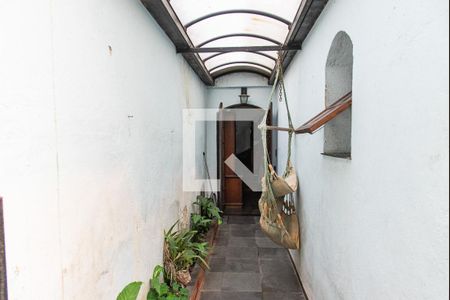 Casa à venda com 120m², 3 quartos e 2 vagas Casa à venda com 120m², 3 quartos e 2 vagasCorredor