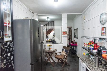 Casa à venda com 120m², 3 quartos e 2 vagas Casa à venda com 120m², 3 quartos e 2 vagasCozinha