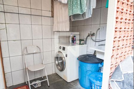 Casa à venda com 120m², 3 quartos e 2 vagas Casa à venda com 120m², 3 quartos e 2 vagasÁrea de serviço