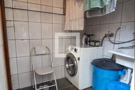 Casa à venda com 120m², 3 quartos e 2 vagas Casa à venda com 120m², 3 quartos e 2 vagasÁrea de serviço