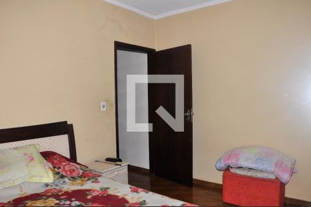 Casa à venda com 347m², 3 quartos e 2 vagasDetalhe - Quarto 01 com Suíte