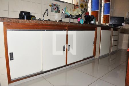 Casa à venda com 347m², 3 quartos e 2 vagasDetalhe - Cozinha