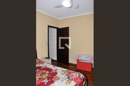 Casa à venda com 347m², 3 quartos e 2 vagasDetalhe - Quarto 01 com Suíte