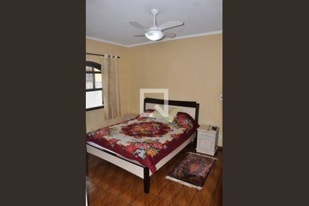 Casa à venda com 347m², 3 quartos e 2 vagasDetalhe - Quarto 01 com Suíte