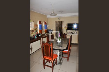 Casa à venda com 347m², 3 quartos e 2 vagasDetalhe - Cozinha