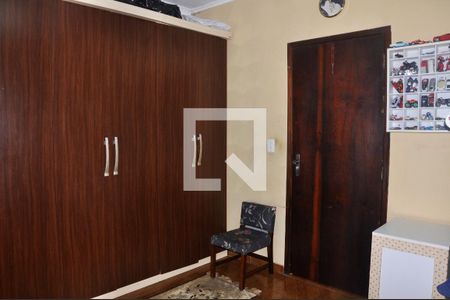 Casa à venda com 347m², 3 quartos e 2 vagasDetalhe - Quarto 03 com Varanda
