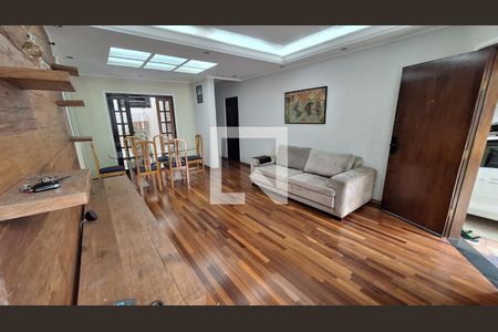 Sala de casa para alugar com 3 quartos, 247m² em Parque do Colegio, Suzano