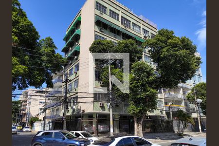 Apartamento para alugar com 75m², 2 quartos e 1 vaga Apartamento para alugar com 75m², 2 quartos e 1 vagaFachada e portaria