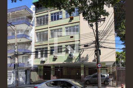 Apartamento para alugar com 75m², 2 quartos e 1 vaga Apartamento para alugar com 75m², 2 quartos e 1 vagaFachada /Placa