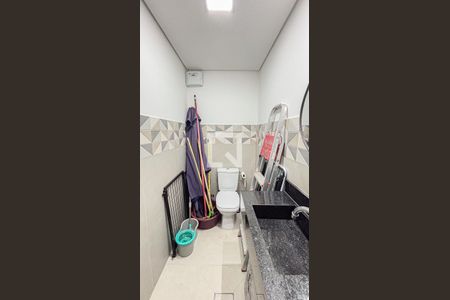 Casa à venda com 386m², 3 quartos e 8 vagasBanheiro da Garagem