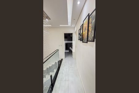 Casa à venda com 386m², 3 quartos e 8 vagasCorredor