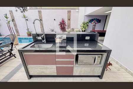 Casa à venda com 386m², 3 quartos e 8 vagasQuintal - Churrasqueira