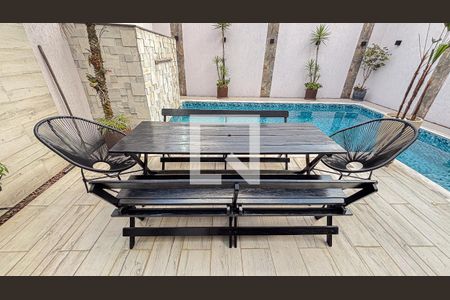 Casa à venda com 386m², 3 quartos e 8 vagasQuintal