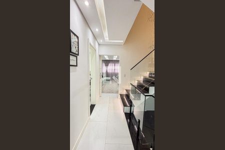 Casa à venda com 386m², 3 quartos e 8 vagasEscada