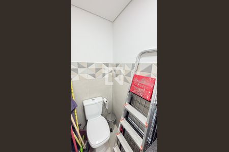 Casa à venda com 386m², 3 quartos e 8 vagasBanheiro da Garagem