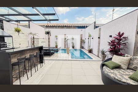 Casa à venda com 386m², 3 quartos e 8 vagasQuintal