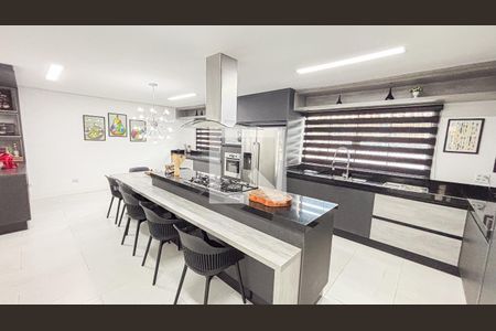 Casa à venda com 386m², 3 quartos e 8 vagasCozinha