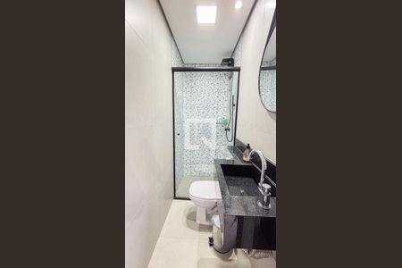 Casa à venda com 386m², 3 quartos e 8 vagasBanheiro - Quintal