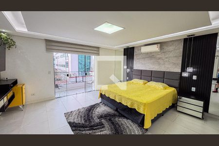 Casa à venda com 386m², 3 quartos e 8 vagasSuite 1