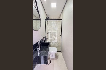 Casa à venda com 386m², 3 quartos e 8 vagasBanheiro - Quintal