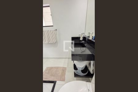 Casa à venda com 386m², 3 quartos e 8 vagasBanheiro da Suíte 2