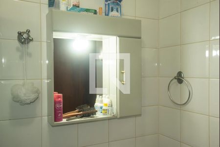 Casa à venda com 300m², 4 quartos e 6 vagas Casa à venda com 300m², 4 quartos e 6 vagasEdícula - Banheiro