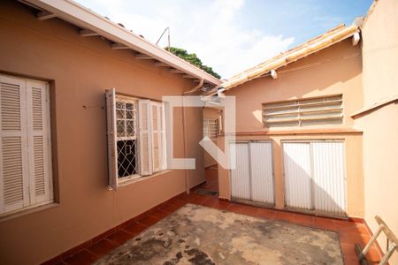 Casa à venda com 152m², 4 quartos e 5 vagas Casa à venda com 152m², 4 quartos e 5 vagasQuintal