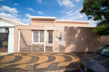 Casa à venda com 152m², 4 quartos e 5 vagas Casa à venda com 152m², 4 quartos e 5 vagasFachada