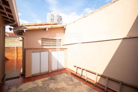 Casa à venda com 152m², 4 quartos e 5 vagas Casa à venda com 152m², 4 quartos e 5 vagasQuintal