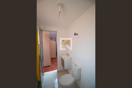 Casa à venda com 152m², 4 quartos e 5 vagas Casa à venda com 152m², 4 quartos e 5 vagasBanheiro (edícula)