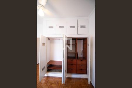 Casa à venda com 152m², 4 quartos e 5 vagas Casa à venda com 152m², 4 quartos e 5 vagasArmário do Quarto 02