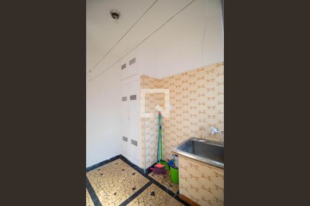 Casa à venda com 152m², 4 quartos e 5 vagas Casa à venda com 152m², 4 quartos e 5 vagasÁrea de Serviço