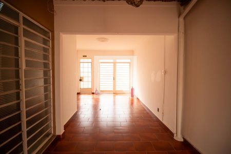 Casa à venda com 152m², 4 quartos e 5 vagas Casa à venda com 152m², 4 quartos e 5 vagasVaranda