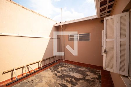 Casa à venda com 152m², 4 quartos e 5 vagas Casa à venda com 152m², 4 quartos e 5 vagasQuintal