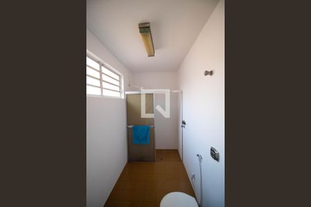 Casa à venda com 152m², 4 quartos e 5 vagas Casa à venda com 152m², 4 quartos e 5 vagasBanheiro da Suíte