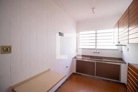 Casa à venda com 152m², 4 quartos e 5 vagas Casa à venda com 152m², 4 quartos e 5 vagasCozinha