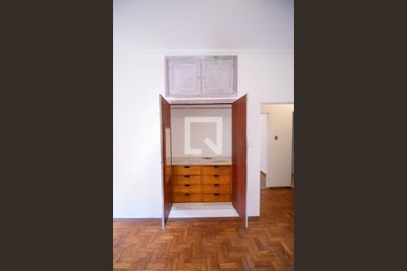 Casa à venda com 152m², 4 quartos e 5 vagas Casa à venda com 152m², 4 quartos e 5 vagasQuarto 01 - Armário