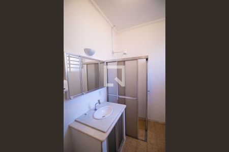 Casa à venda com 152m², 4 quartos e 5 vagas Casa à venda com 152m², 4 quartos e 5 vagasBanheiro 01