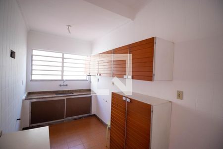 Casa à venda com 152m², 4 quartos e 5 vagas Casa à venda com 152m², 4 quartos e 5 vagasCozinha