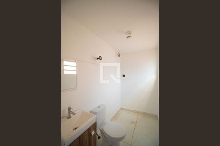 Casa à venda com 152m², 4 quartos e 5 vagas Casa à venda com 152m², 4 quartos e 5 vagasBanheiro (edícula)