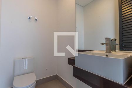 Casa de condomínio à venda com 376m², 4 quartos e 4 vagas Casa de condomínio à venda com 376m², 4 quartos e 4 vagasLavabo