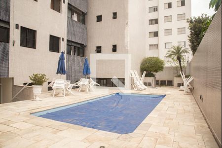 Apartamento para alugar com 128m², 3 quartos e 2 vagas Apartamento para alugar com 128m², 3 quartos e 2 vagasÁrea comum - Piscina
