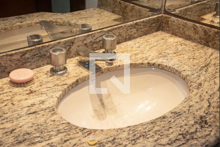 Apartamento para alugar com 128m², 3 quartos e 2 vagas Apartamento para alugar com 128m², 3 quartos e 2 vagasBanheiro