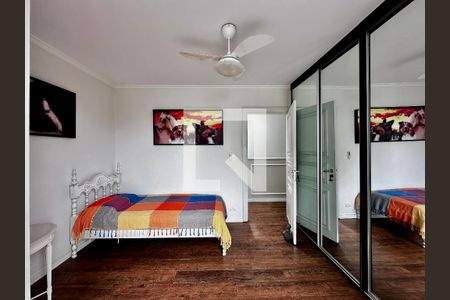 Casa à venda com 254m², 5 quartos e 2 vagasQuarto 4